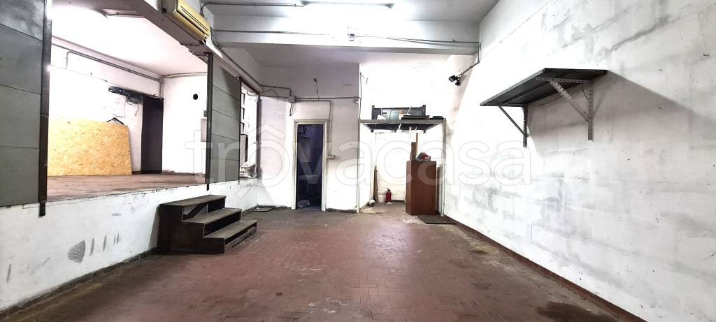 locale di sgombero in vendita a Genova in zona Staglieno