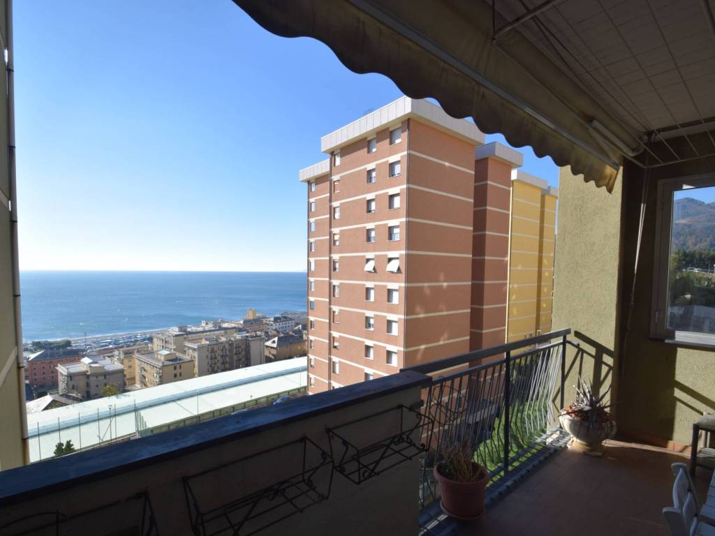 appartamento in vendita a Genova in zona Voltri