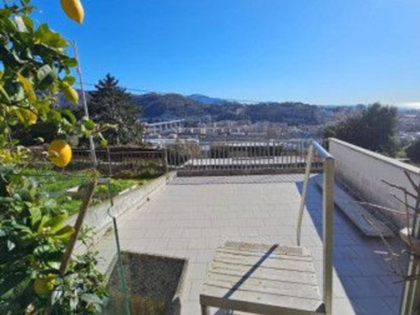 appartamento in vendita a Genova in zona Sestri Ponente