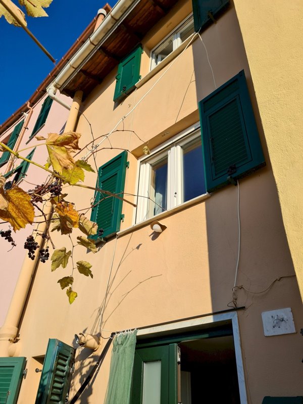 casa indipendente in vendita a Genova
