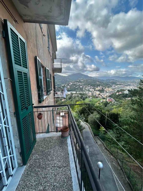 appartamento in vendita a Genova in zona Rivarolo