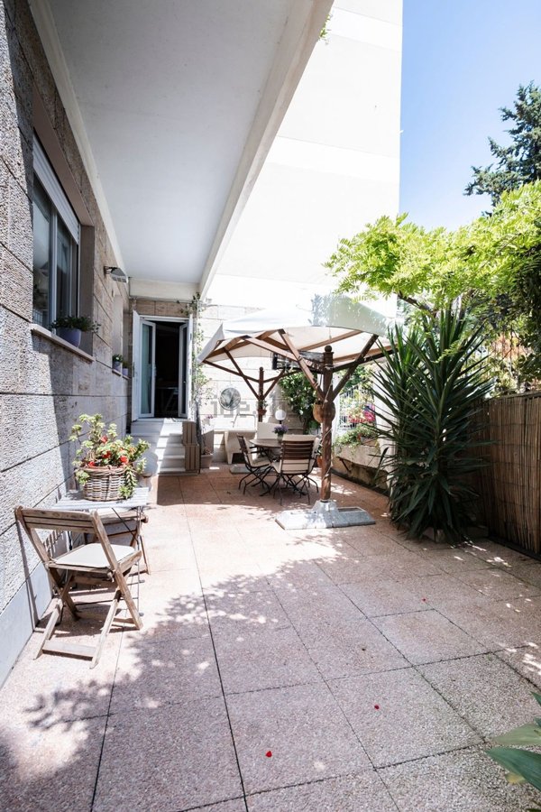 appartamento in vendita a Genova in zona Castelletto