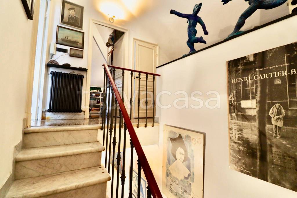 appartamento in vendita a Genova in zona Foce