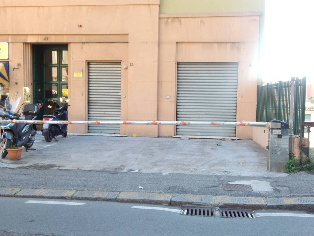 negozio in vendita a Genova in zona San Martino