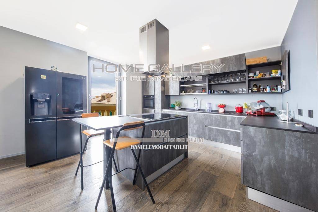 appartamento in vendita a Genova in zona Sturla