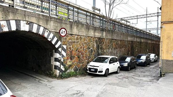 appartamento in vendita a Genova in zona Rivarolo