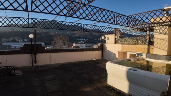 appartamento in vendita a Genova in zona Rivarolo