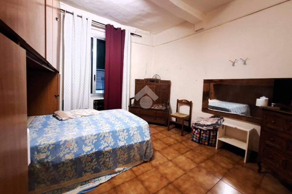 appartamento in vendita a Genova in zona Sottoripa / Maddalena / Molo