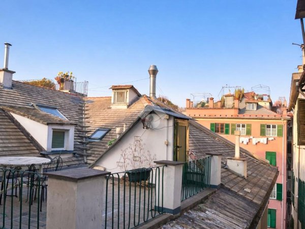 appartamento in vendita a Genova in zona Sottoripa / Maddalena / Molo