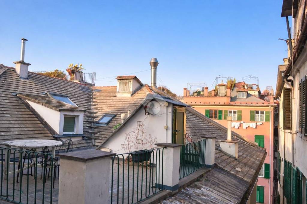 appartamento in vendita a Genova in zona Sottoripa / Maddalena / Molo