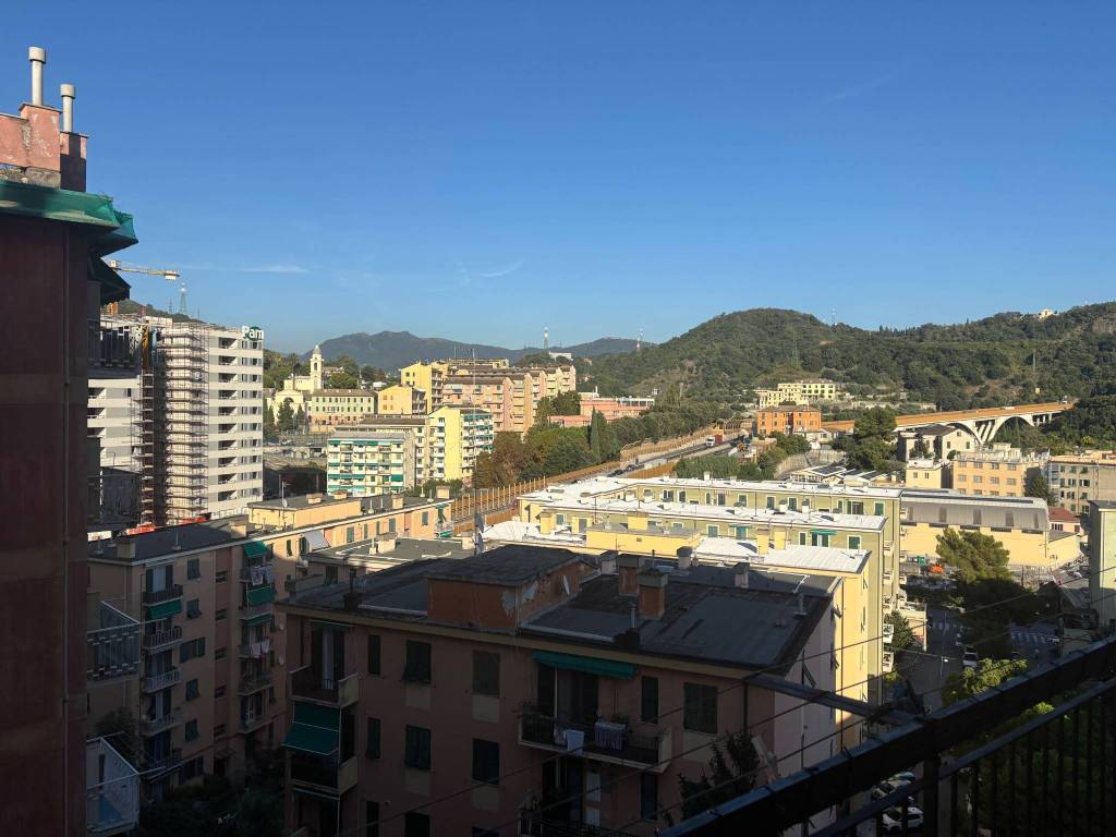 appartamento in vendita a Genova in zona Sestri Ponente