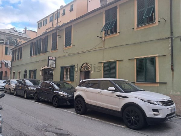 appartamento in vendita a Genova in zona Sestri Ponente