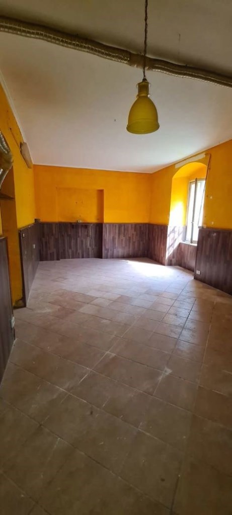 negozio in vendita a Genova in zona Rivarolo