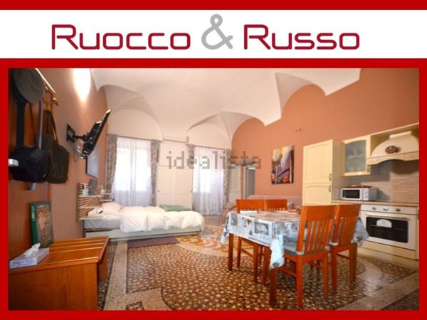 appartamento in vendita a Genova in zona Sottoripa / Maddalena / Molo