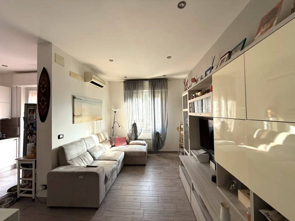 appartamento in vendita a Genova in zona Molassana