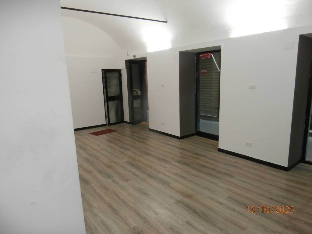 negozio in vendita a Genova in zona Sestri Ponente