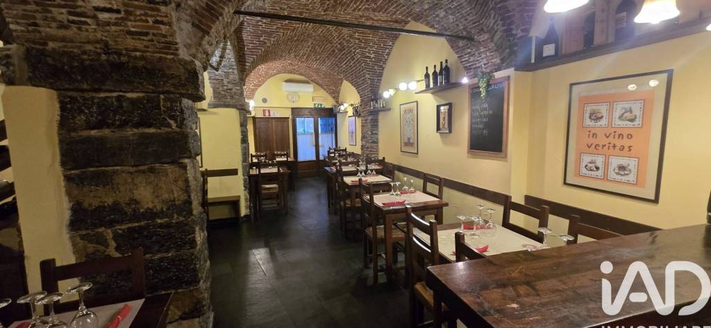 negozio in vendita a Genova in zona Carignano