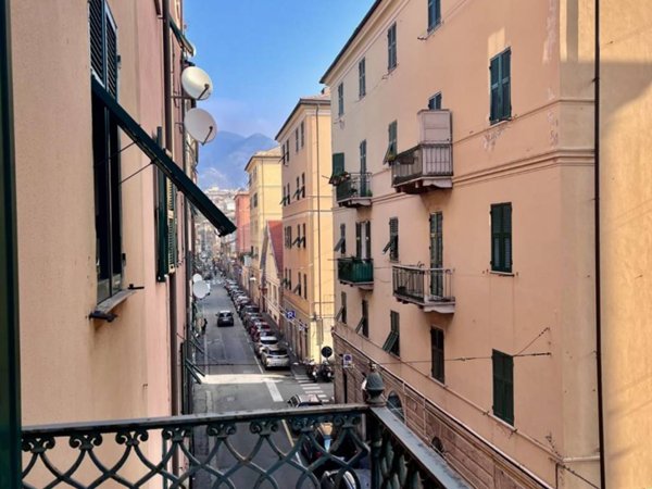 appartamento in vendita a Genova in zona Sestri Ponente