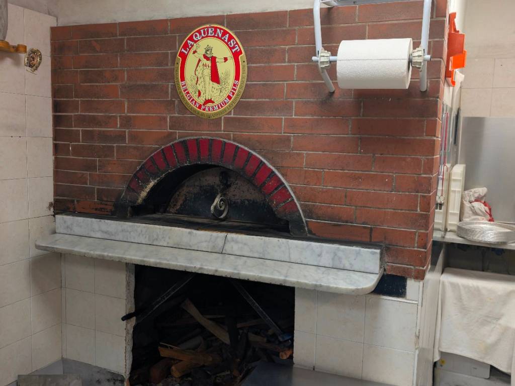 negozio in vendita a Genova in zona Rivarolo