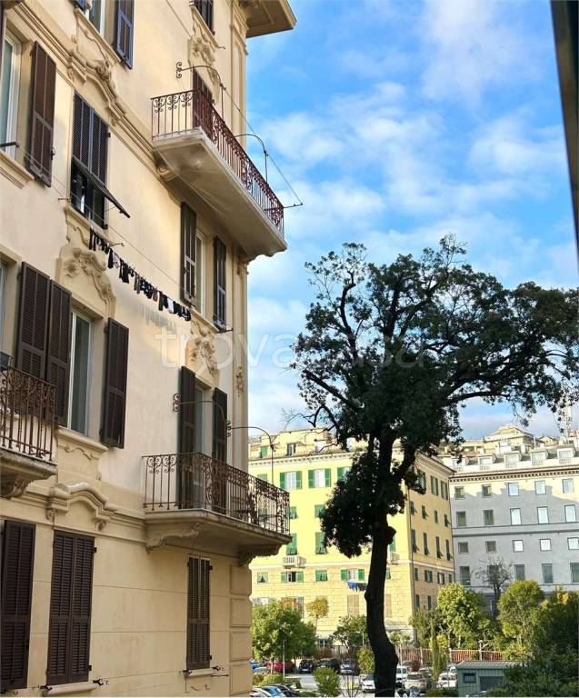 appartamento in vendita a Genova in zona San Vincenzo