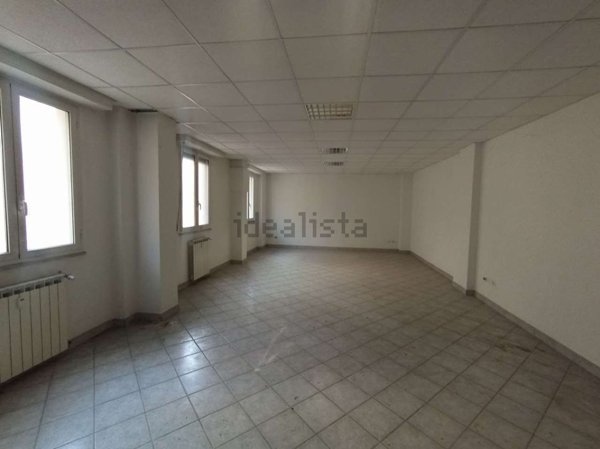 locale di sgombero in vendita a Genova in zona Sampierdarena