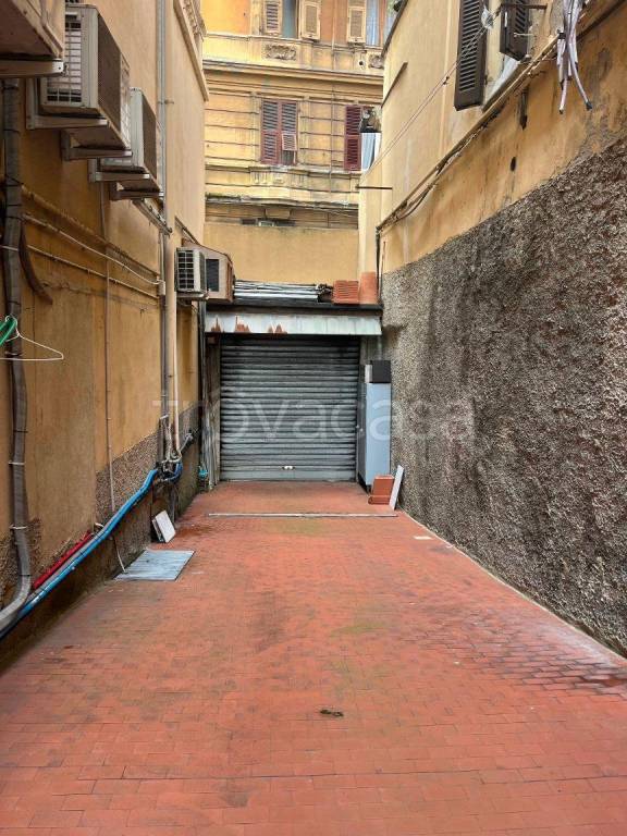 negozio in vendita a Genova in zona Sampierdarena