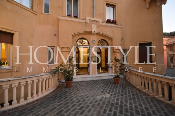 appartamento in vendita a Genova in zona Castelletto