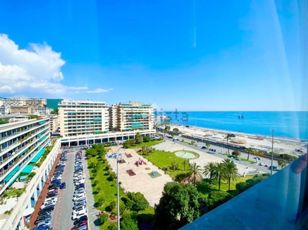 appartamento in vendita a Genova in zona Foce