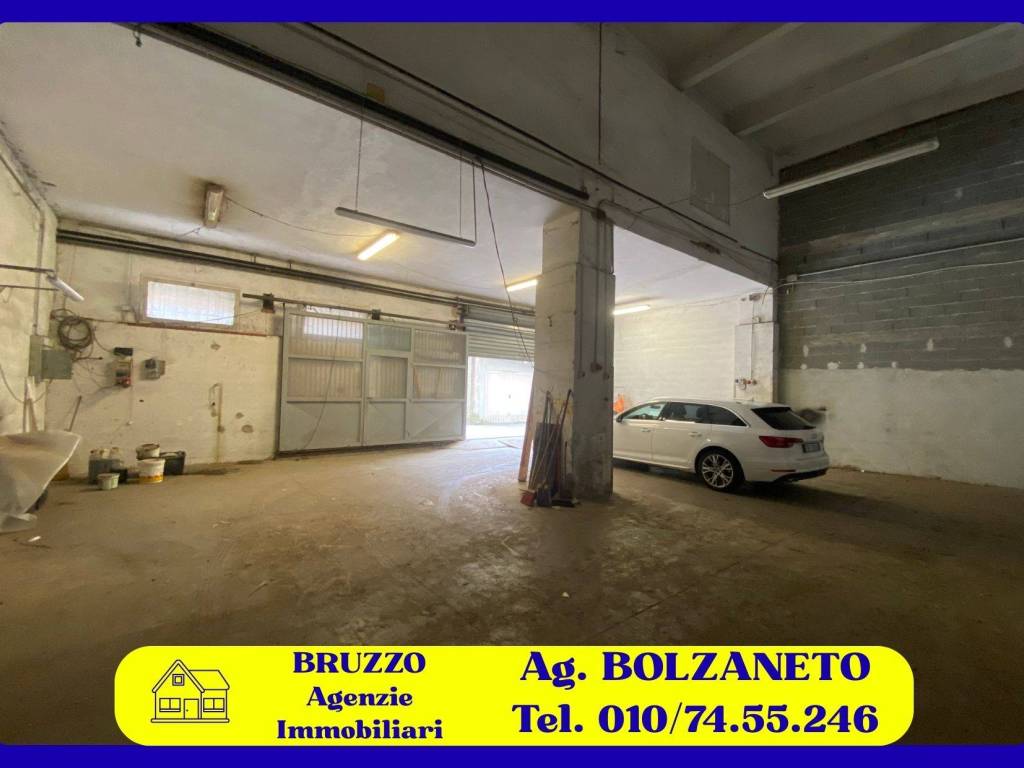 negozio in vendita a Genova in zona Bolzaneto