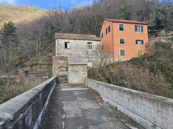 casa indipendente in vendita a Genova in zona Struppa