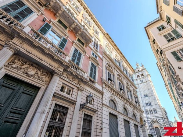 appartamento in vendita a Genova in zona Sottoripa / Maddalena / Molo
