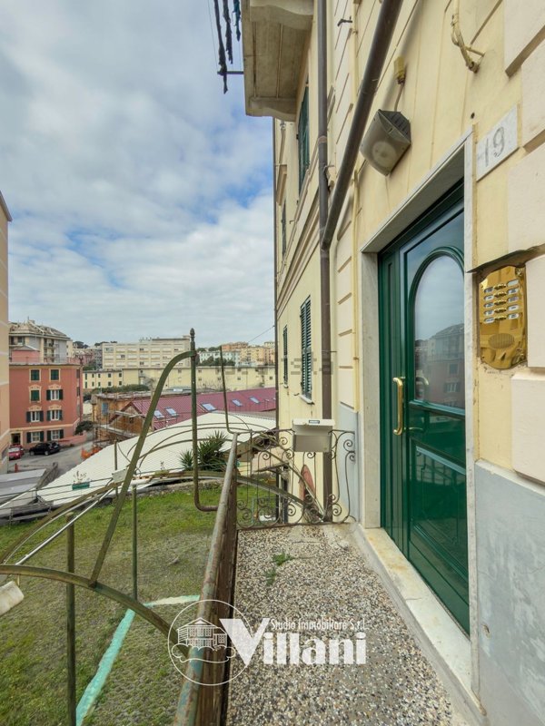 appartamento in vendita a Genova in zona Sturla