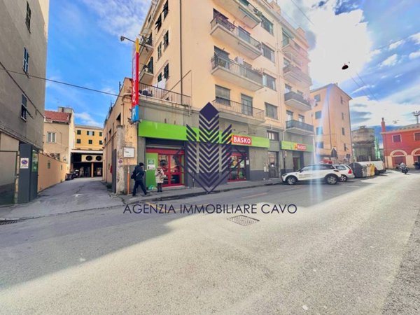negozio in vendita a Genova in zona Sestri Ponente