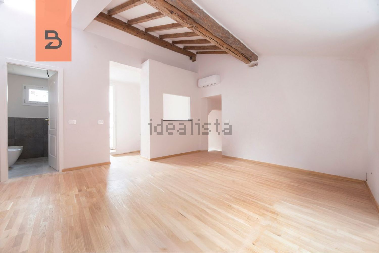 appartamento in vendita a Genova in zona Sottoripa / Maddalena / Molo