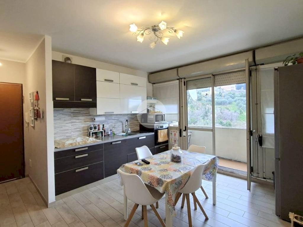 appartamento in vendita a Genova in zona Palmaro / Pra'