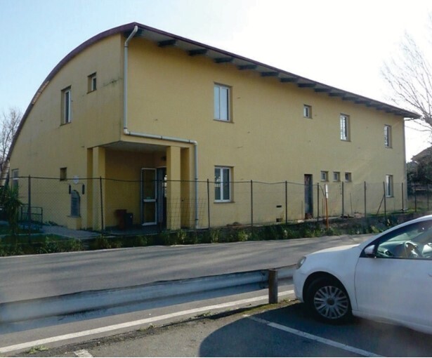 negozio in vendita a Genova in zona Rivarolo