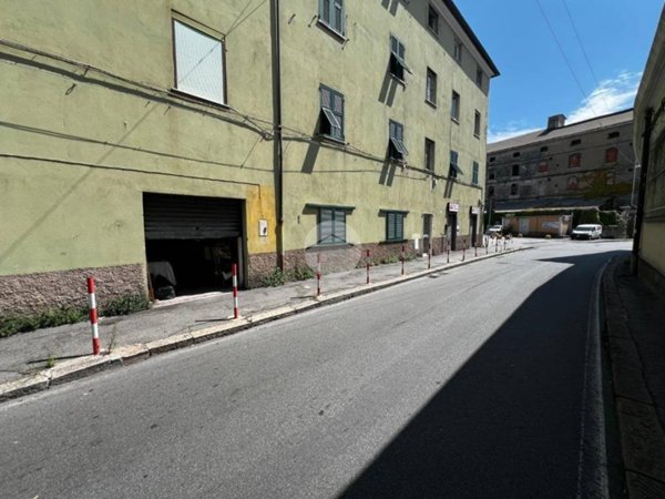 locale di sgombero in vendita a Genova in zona Cornigliano