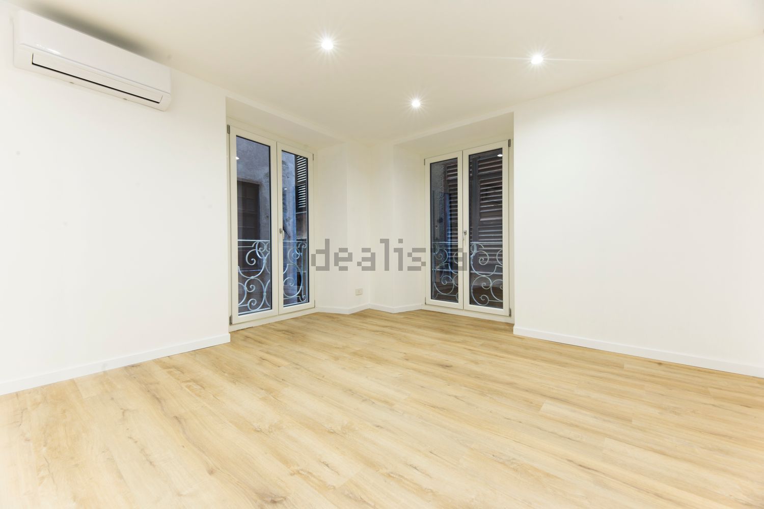 appartamento in vendita a Genova in zona Sottoripa / Maddalena / Molo