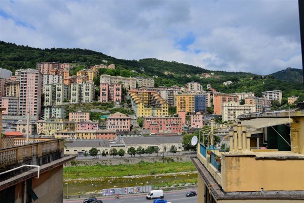 appartamento in vendita a Genova in zona Staglieno