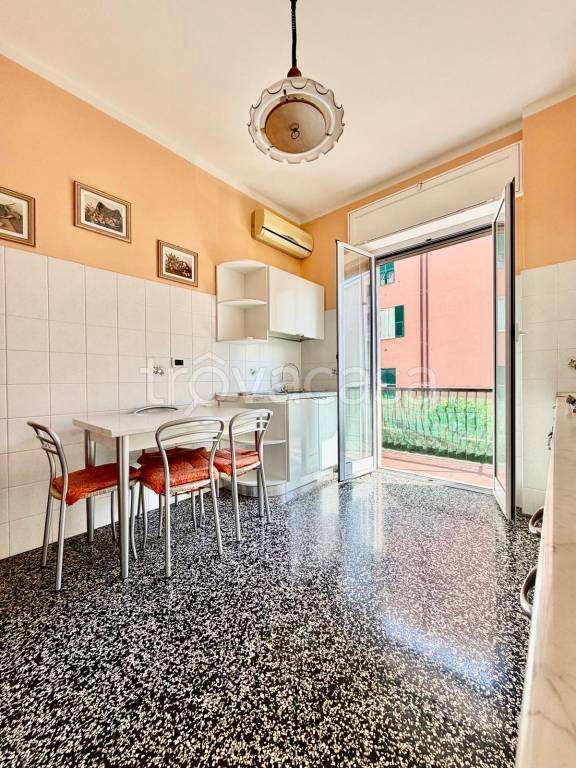 appartamento in vendita a Genova in zona Bolzaneto