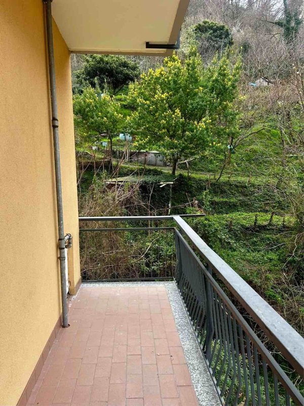 appartamento in vendita a Genova in zona Certosa