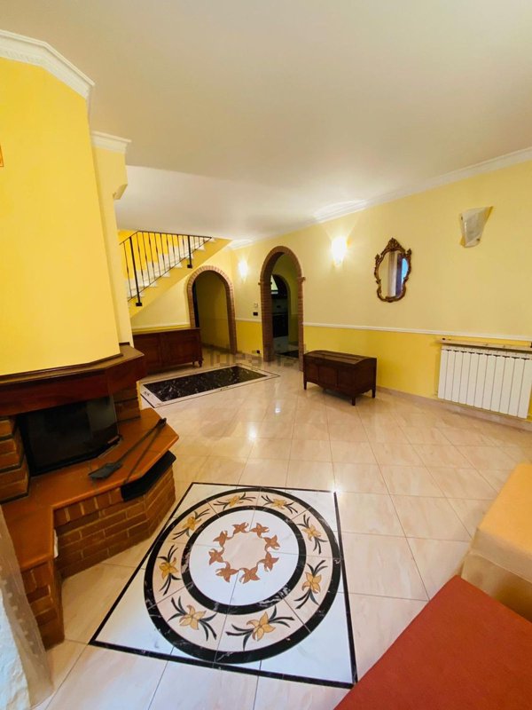 appartamento in vendita a Genova in zona Rivarolo