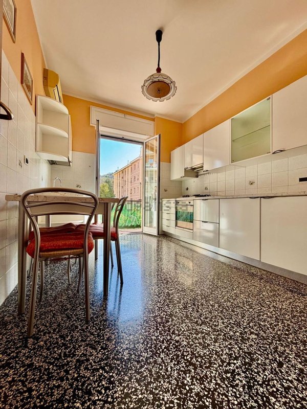 appartamento in vendita a Genova in zona Rivarolo