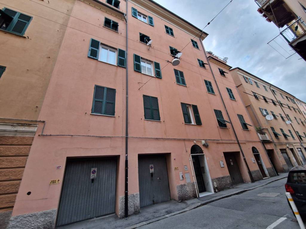 appartamento in vendita a Genova in zona Sestri Ponente