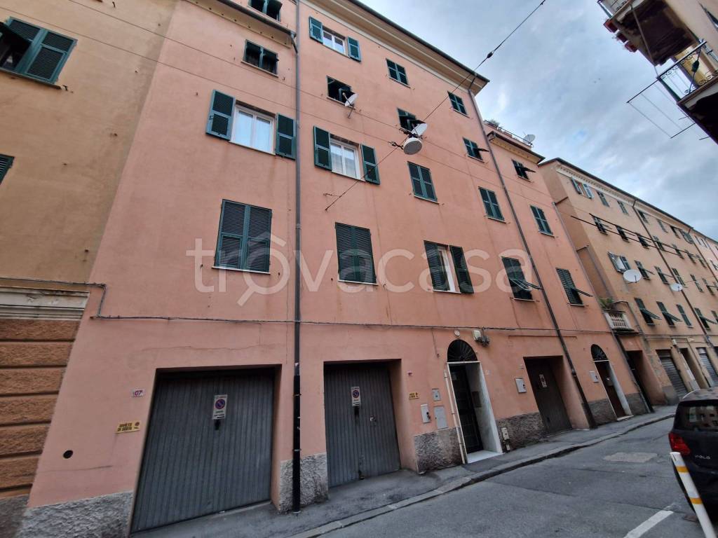 appartamento in vendita a Genova in zona Sestri Ponente