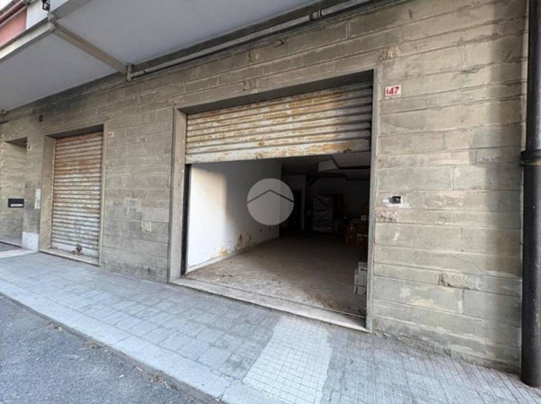 negozio in vendita a Genova in zona Voltri