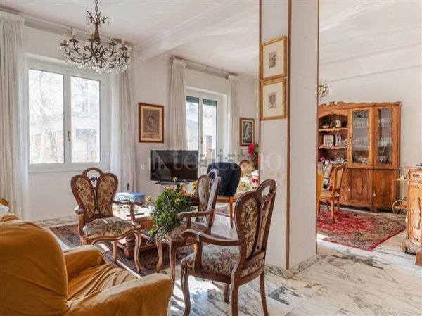 appartamento in vendita a Genova in zona Foce