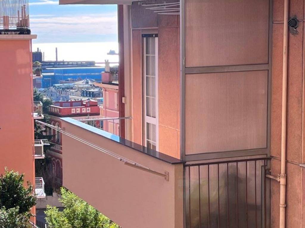 appartamento in vendita a Genova in zona Cornigliano
