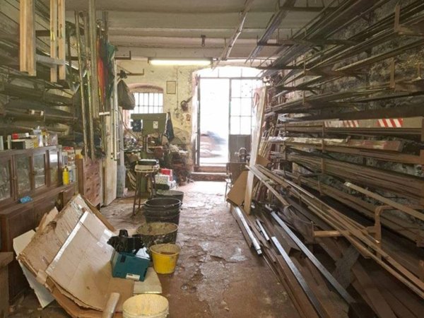 locale commerciale in vendita a Genova in zona Nervi