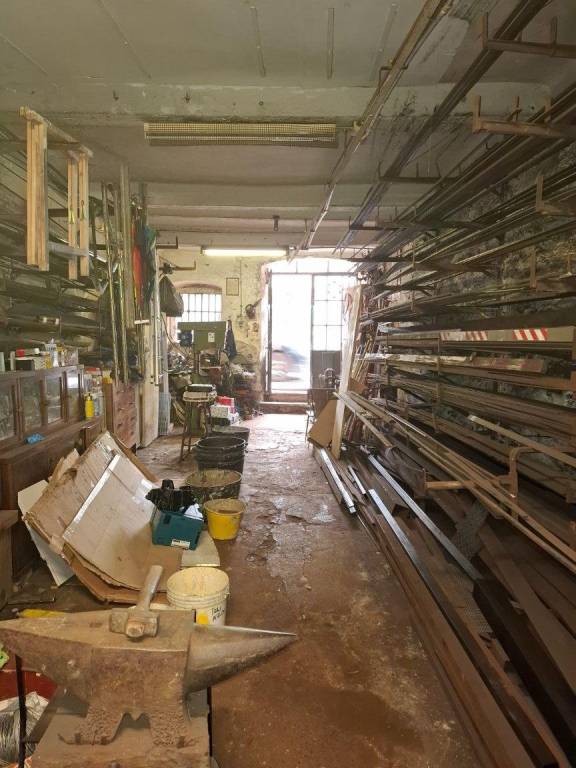 locale commerciale in vendita a Genova in zona Nervi